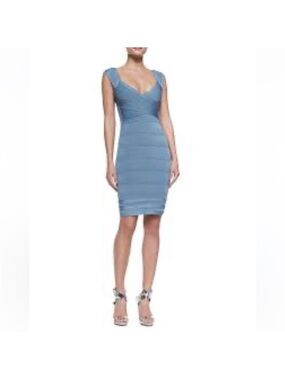 Marciano Guess Sz M Soft Blue Textured BodyCon Sleeveless Mini Dress Like New